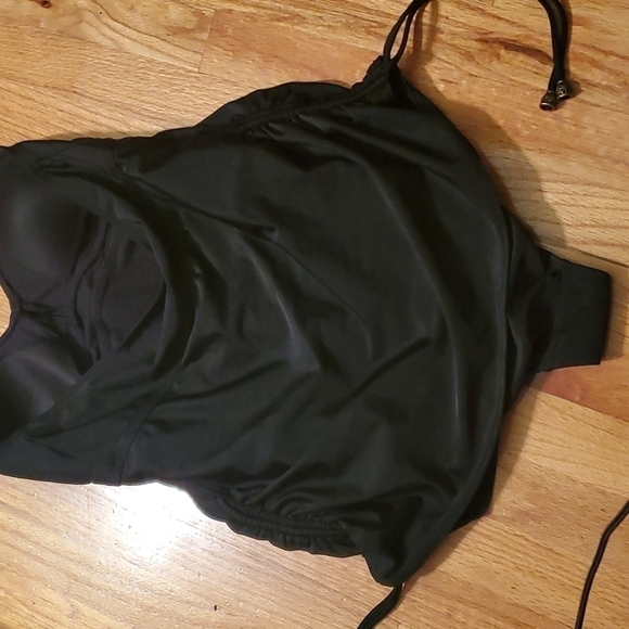 𝅺Maternity Liz Lange Maternity Swimsuit for Target Size Maternity - Picture 5 of 7